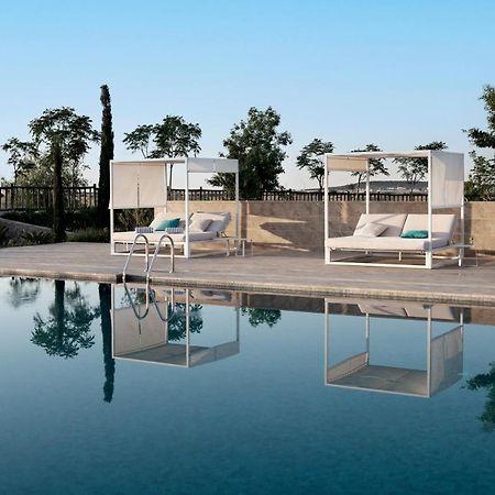 Hospes Palacio De Arenales & Spa Caces Zewnętrze zdjęcie 3D rendering of a poolside scene