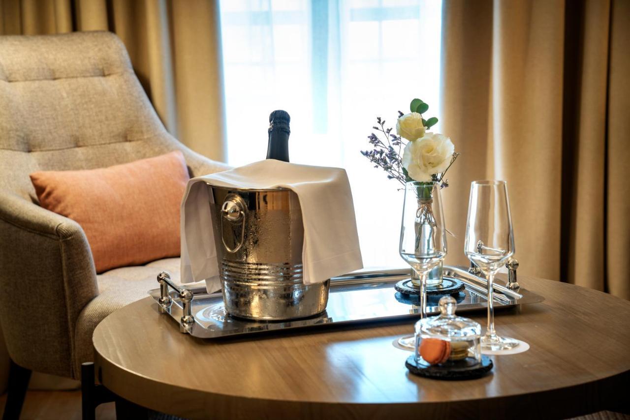 Hospes Palacio De Arenales & Spa Caces Zewnętrze zdjęcie