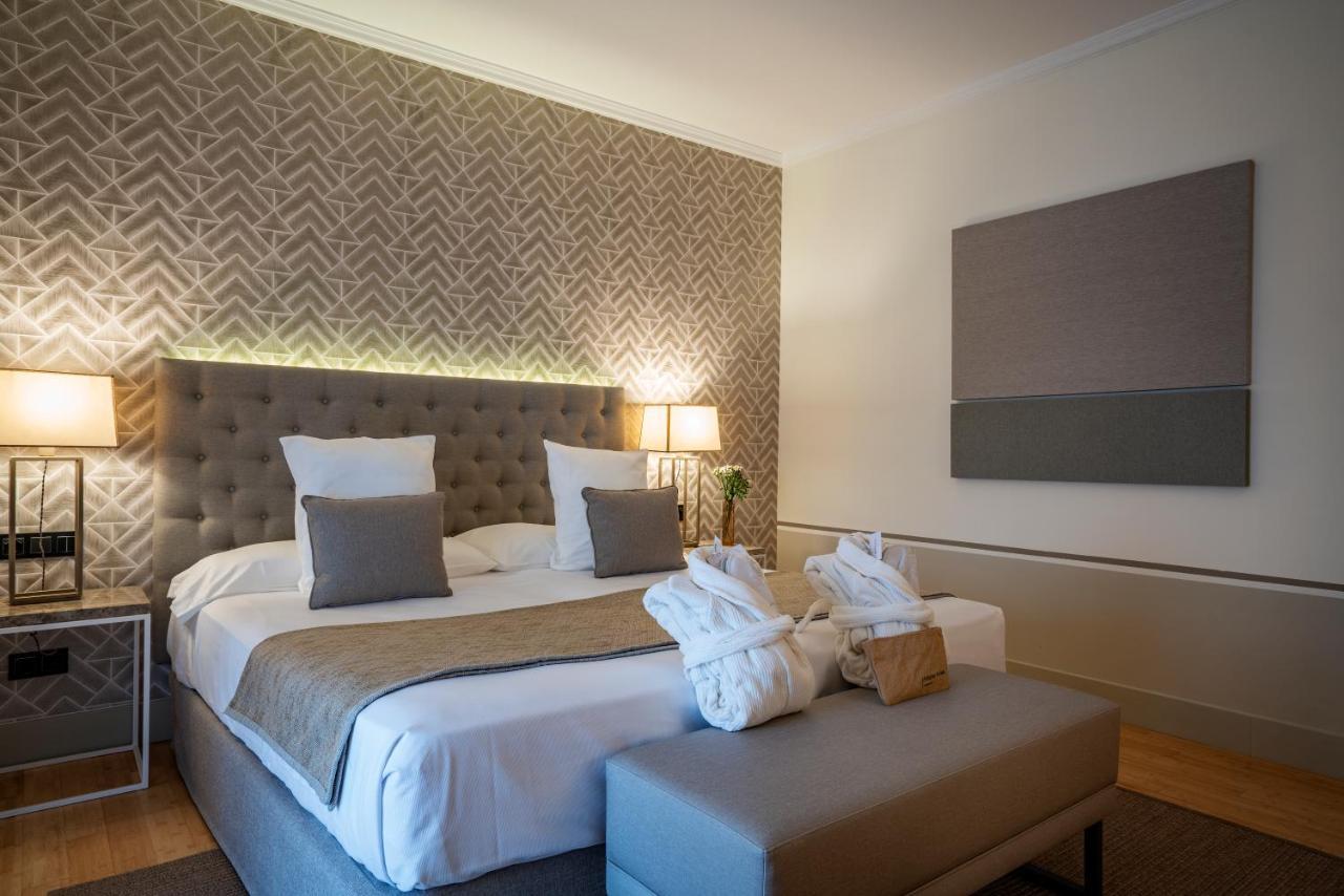 Hospes Palacio De Arenales & Spa Caces Zewnętrze zdjęcie A room at the hotel