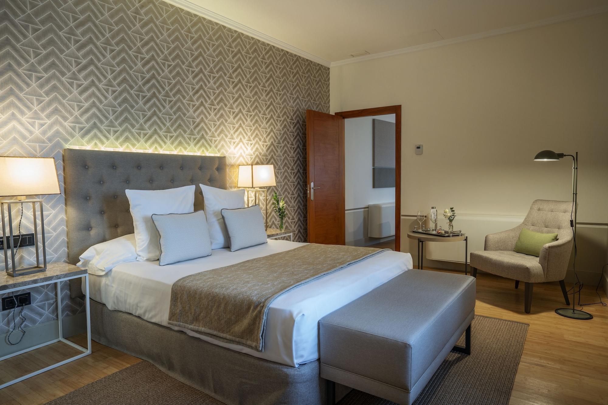 Hospes Palacio De Arenales & Spa Caces Zewnętrze zdjęcie A bedroom at the hotel