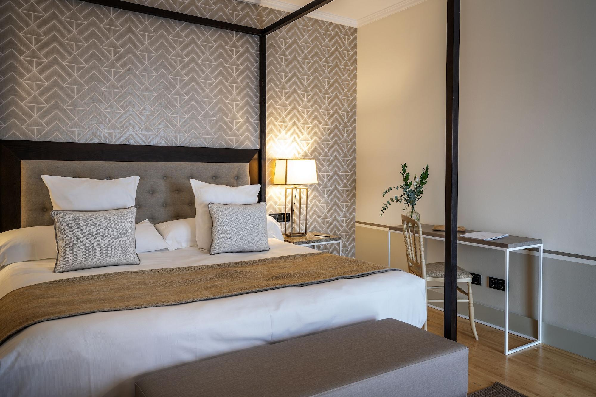 Hospes Palacio De Arenales & Spa Caces Zewnętrze zdjęcie A room at the hotel
