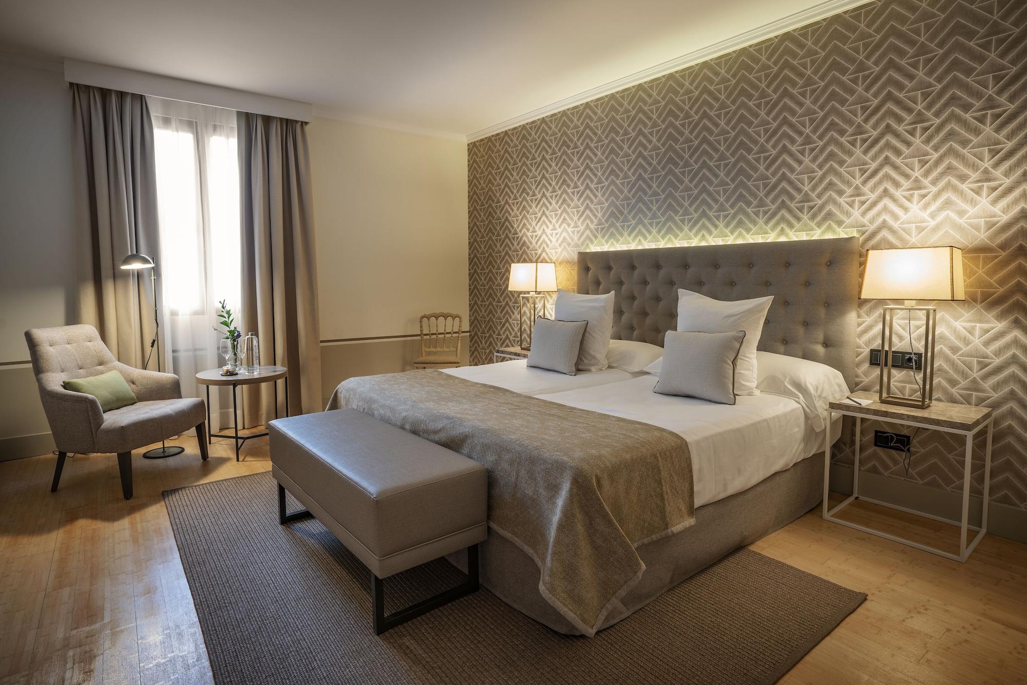 Hospes Palacio De Arenales & Spa Caces Zewnętrze zdjęcie Deluxe room
