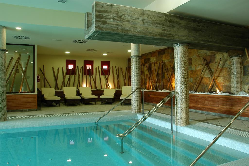 Hospes Palacio De Arenales & Spa Caces Zewnętrze zdjęcie The spa at the Hotel Axelmannstein
